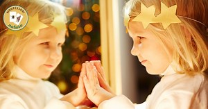 10  Ways to Use Mirrors in Play