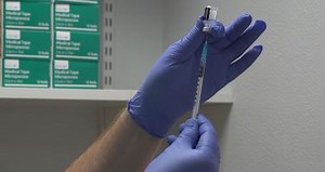 Doctors point to low post-shot case number in support of COVID-19 vaccines
