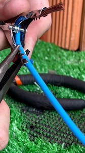 Alligator clip: the correct way to attach a wire The right method to avoid bad connections #ElectricalBasics #WiringTip #SafeConnection | DIY BUGS
