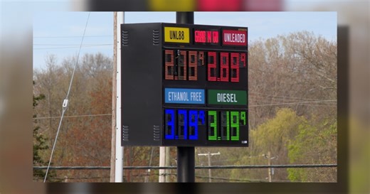 Gas price cycling in Michigan: How to time your fill-ups to pay less at the pump