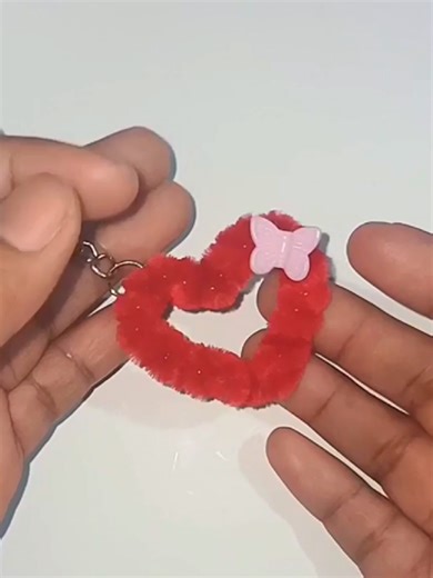 How to make fuzzy wire heart keychain❤️ #HandmadeGiftIdeas #easyDIY #DIYcraftsToSell #ARMYMayC #ARMYMayCsCollections