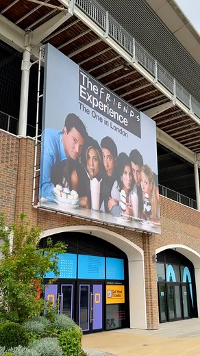 The new FRIENDS Experience: The One in London🎬 Celebrate the 30th anniversary of FRIENDS with interactive set recreations, props, costumes & exclusive behind-the-scenes content from the show🍿 Explore the never-before-seen activations “London, baby!” & FRIENDS Station where you can enjoy snacks and coffee with lots of photo opportunities☕️ The retail store is open to the general public, no ticket required🛍️ 📍Immerse LDN, ExCeL Waterfront, E16 1XL (by public transport), E16 IFR (by car) 🎟️Tic