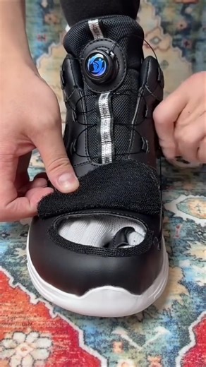 This Weird Shoe Design Actually Fixes Your Foot 😯