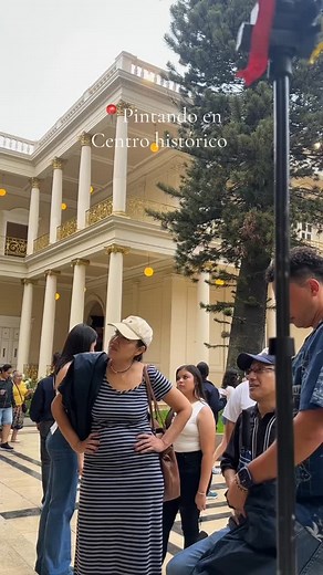 Pintando en el palacio nacional de El Salvador #elsalvador🇸🇻 #art #pintura #elsalvador4k #artist #artesalvadoreño #centro histórico #nayibbukele | William Diaz Paz