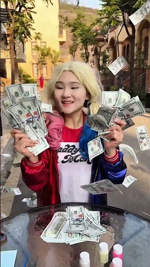 哈莉奎因能让人变年轻#Harley Quinn #joker