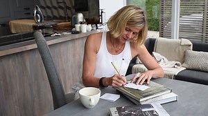 30K views · 175 reactions | Linda Barker is the face of our new Homestay challenge. Get inspired, pick up a paintbrush and make your spare room a unique part of Hull's culture. www.hull2017.co.uk/homestay | Visit Hull | Facebook