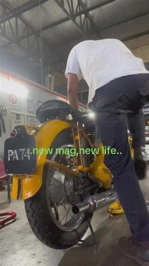 1953 Triumph Thunderbird Magneto Replacement Guide