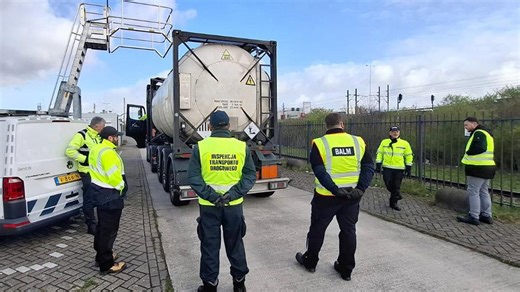 Kontrole ADR z udziałem Polaków. Znamy szczegóły działań polskich służb