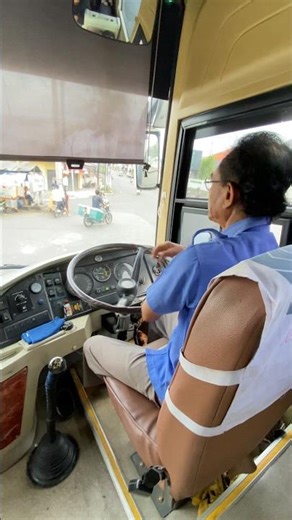 Posisi N lalu aktipkan Hand brake 🤗 #gunungmulia #bus