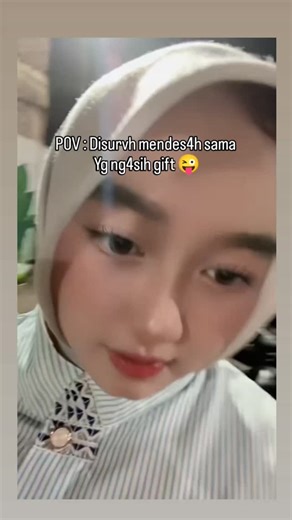 MONIKCA on Instagram: "Jgn di besarin volume nya ya 😜 #viral #hijab #repost #hijabmurah"