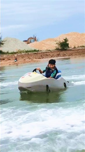 Mini jet ski