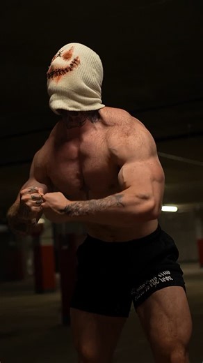 Jeremy Robert on Instagram: "WAAAAAA WHOS READY FOR THE NEW @breathedivinity DROP SOON .. .. .. .. #gym #gymrat #gymbro #gymmotivation #fitness #fitnessaddict #fitnessmotivation #fitnessaesthetics #workout #villain #villainarc #maskedmen #explore #explorepage #bodybuilding"