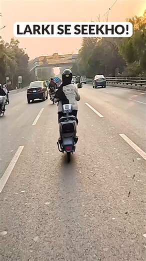 Waleed Arfeen | Freelance Coach on Instagram: "PERFECT👌EXAMPLE! E SCOOTY FEMALE RIDER #pov #femalerider #bikeride #motovlog #waleedarfeen"