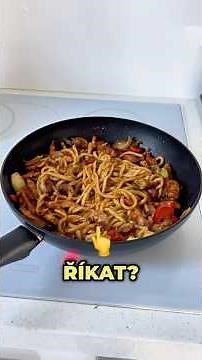Udon nudle s kuřecím masem🍜