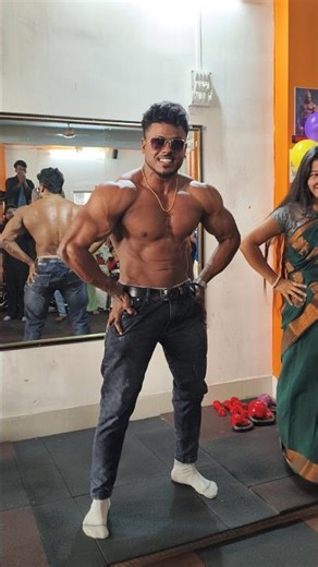 Guest Posing #bodybuilder