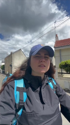 Expérience de livraison avec Uber Eats sous la pluie | Pov : Tu commandes Uber Eats et tu te rends compte que c'est une livreuse qui te livre