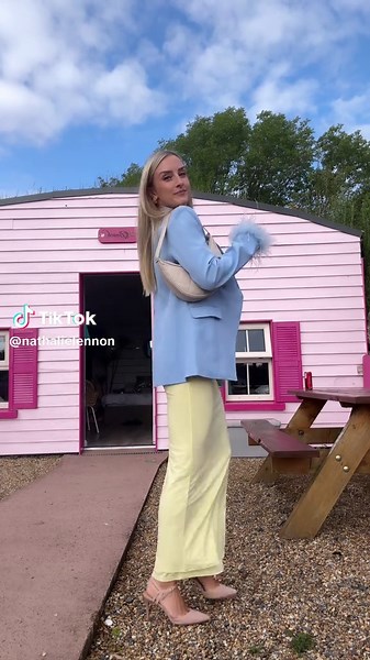 Hens Night Out: Celebrate with Pastel Themes