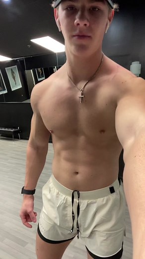 This is the only way ill showcase my physique now #gym #dancing