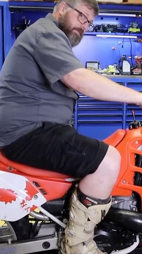 5.4K views · 116 reactions | How many kicks? (Link to full video in comments!) #honda #howto #diy #rebuilding #rebuild #engineswap | The Bearded Mechanic | Facebook