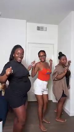 Who can twist their hips on both directions? 👀👀 This was hard!! | Monicastylemuse