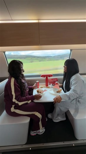 Mode et Fierté en Famille : Maman et ses Enfants