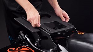 Motorcycle Razor Tour Pack For 2009+ Harley Touring - Billet Silver, Black Detachable Mounting Rack, Backrest & Black Trunk Liners