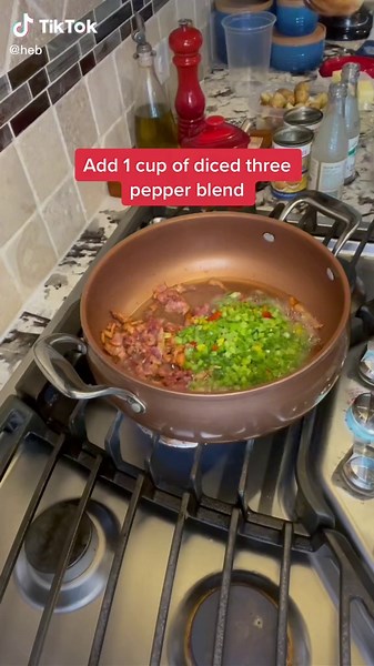 Delicious Homemade Classic Clam Chowder Recipe