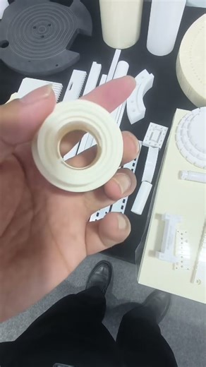 Al₂O₃，ZrO₂，SiC，Si₃N₄，BN，AlN，B₄C，Mg₂Al₄Si₅O₁₈，Talc ceramic，Composite material