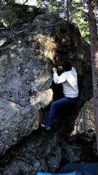 'Snaippö 2' 7A (Velhokivi 2.5) #climbing #boulderproblems #bouldering