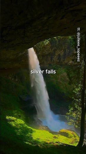 Places to visit in Oregon 🇺🇸🤯 #travel #adventure #explore #nature #oregon