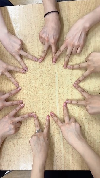 이노냥 (윤수진) | 친구 5명 모이면 꼭 찍어야하는 릴스✨ 10 Hand Tutorial-Results😎 #reels | Instagram