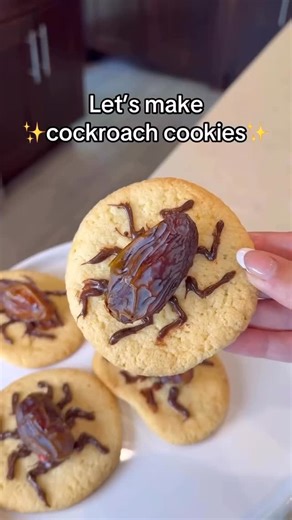 FOOD • RECIPES • DIY 😋 on Instagram: "Cock roach cookies 💀💀💀 (credit: @itsmejuliette)"