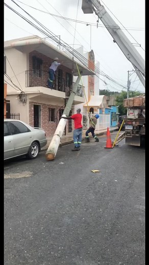 Utility Pole Work in an Urban Environment