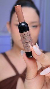 8.9M views · 144K reactions | Testando contorno de boca com Peel off de sobrancelha #beautyhacks #hacks #makeuphacks #maquiagem #makeup | Ca Martins | Facebook