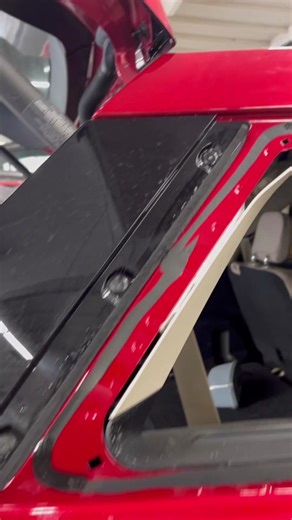 Pulling a Ford Explorer quater glass for body repair #autoglass #autobody #bodyshop #repair #replacement #car #truck