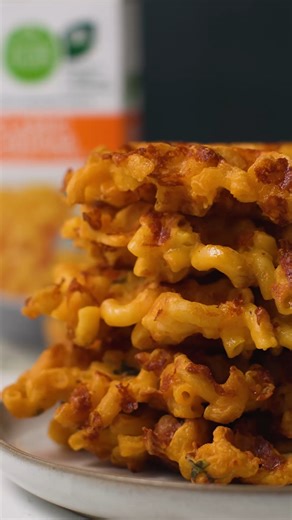 Give extra mac and cheese a leftover makeover by turning it into crispy, savory waffles! Get the recipe below. 🧀🧇​ #LeftoverMakeover #Waffles #Recipe​ LEFTOVER MAC & CHEESE WAFFLES​ ​2 cups Simple Truth Macaroni & Cheese (leftover or cooled) ​ ½ cup cornstarch ​ 2 Simple Truth Eggs , beaten​ 6 oz Simple Truth Organic Mexican Blend Shredded Cheese ​ 1 tbsp Simple Truth Organic Fresh Thyme leaves ​ 1 tsp Simple Truth Organic Garlic Powder ​ ​Combine all ingredients in a large bowl and mix well. 