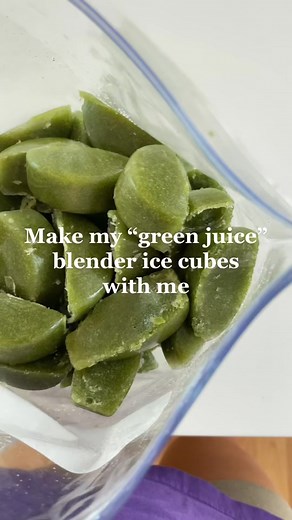 These have made it SO easy to make some healthy green smoothies in the morning. You can do any combo of greens/fruit for these ice cubes but I love how this combo makes me feel. They are so convenient! 🥬🥒🍍🍏 Inspo from the one and only @emilymariko of course #greenjuice #greensmoothie #ice #healthyliving #healthy #healthyrecipes