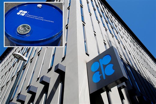 OPEC  keeps oil output steady amid turmoil among members