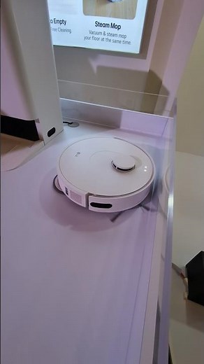 LG CordZero Robot Vacuum Cleaner With MOP At LG Convention 2025