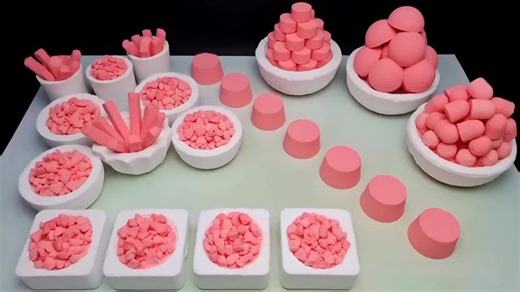 ASMR super crunchy pink baking soda #asmrsofting #asmrsounds #asmrgirl #asmrbakingsoda #asmr