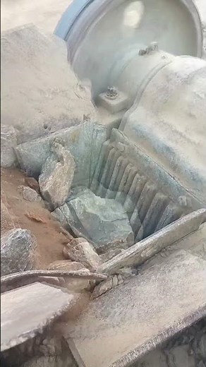 Powerful Jaw Crusher Machine | Massive Rocks Crushed Instantly!