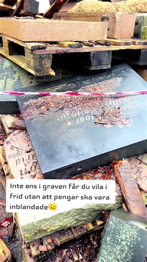Jag tycker att gravrätten är en skam! Man ser hur kyrkan har byggt detta system i århundraden. Bara pengar och affärer även efter döden. #skam #system #bluff #pengar #sverige