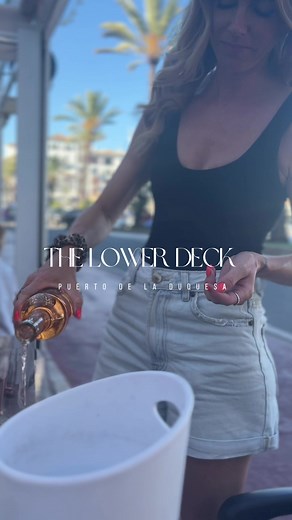 Looking for a good Irish Pub with gastro bar type tapas? The Lower Deck is where you need to be! Apart from the good grub, there’s always a lively atmosphere, live music and this summer the kitchen is staying open until 22:00! #puertodeladuquesa #duquesaport #elcastillo #irishpub #gastrobar
