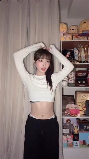 維尼𝒘𝒊𝒏𝒏𝒊𝒆🍯 on Instagram: "👀👅👈🏻꒰ᐢ⸝⸝𖦹 ·̫ 𖦹⸝⸝ᐢ꒱ #搞怪 #維尼 #winnie #reels #reelsinstagram #reelvideo #reelchallenge #reeldance #dance #cute #funny #fyp #fypシ #かわいい"