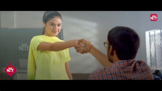 Sonia Agarwal & Dhanush's Heartwarming Introduction | Kadhal Konden Watch Kadhal Konden on #SunNXT https://www.sunnxt.com/tamil-movie-kaadhal-konden-2003/detail/8729 #KadhalKonden #Dhanush #SoniaAgarwal | SUN NXT