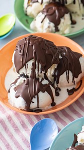 This DIY MAGIC SHELL makes ice cream even more fun (it is possible!).🍨This delicious chocolate sauce hardens on ice cream making for a fun, crunchy, and (slightly) less messy treat!🍫Kids and adults alike LOVE it! Do you believe in magic?🪄 Recipe link in bio @weelicious 👉🏻 https://weelicious.com/diy-magic-shell/ | weelicious