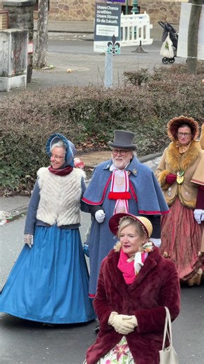 Rose Monday is an important day of the Carnival season in Germany. It takes place before the Christian period of Lent begins. On this day, people celebrate with big parades, music, and colorful costumes. In Fulda, Rose Monday has been celebrated for many years. Many local groups take part in the parade, and thousands of people come to watch. It is a day full of joy, tradition, and community spirit. 🎭🌹#rosenmontag #fulda #fuldaevents #deutschland🇩🇪 #carnival