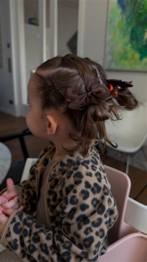 Sohni Ahmed on Instagram: "Styling Zoe’s hair is basically a sport… join me for the chaos ✨"