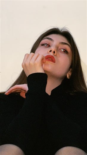 Tara | model on Instagram‎: "توچی؟ توام‌پروانه ای؟! . . . . . . . . . . . . #مدل #وایب #ریلز #دخترونه #کارما"‎