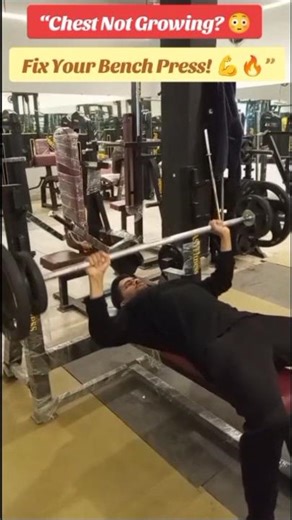 “Flat Bench Press for Bigger Chest 💪🔥”